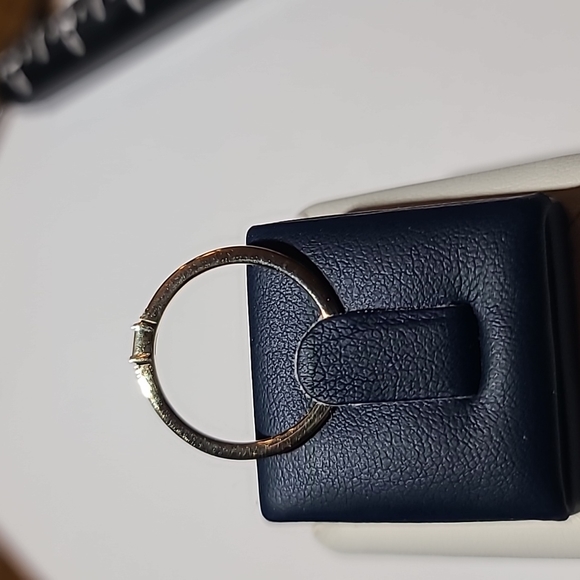 14KT yellow gold and diamond ring - Picture 6 of 7